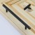 Möbelgriff Poza – T-Bar-Griff in Schwarz oder Gold, im industriellen und modernen Stil. Ideal für Küchenmöbel, Schubladen und Kommoden, erhältlich als T-Bar sowie in 96, 128 und 160 mm – egriffe.de