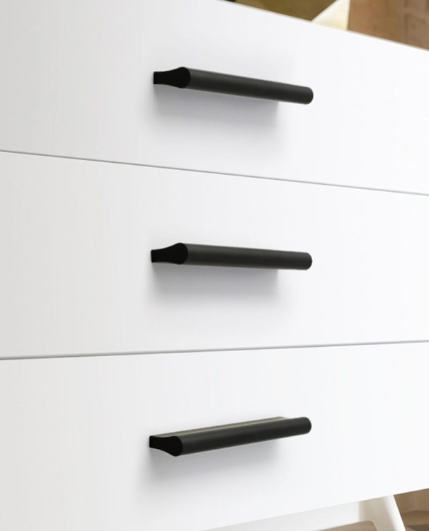Möbelgriff Anta – schlichter Frontmontage-Griff in Schwarz und gebürstetem Gold, Größen 96, 128, 192, 320, 576 und 960 mm. Modern für Küchenmöbel, Kommoden, Schränke und Bäder – egriffe.de