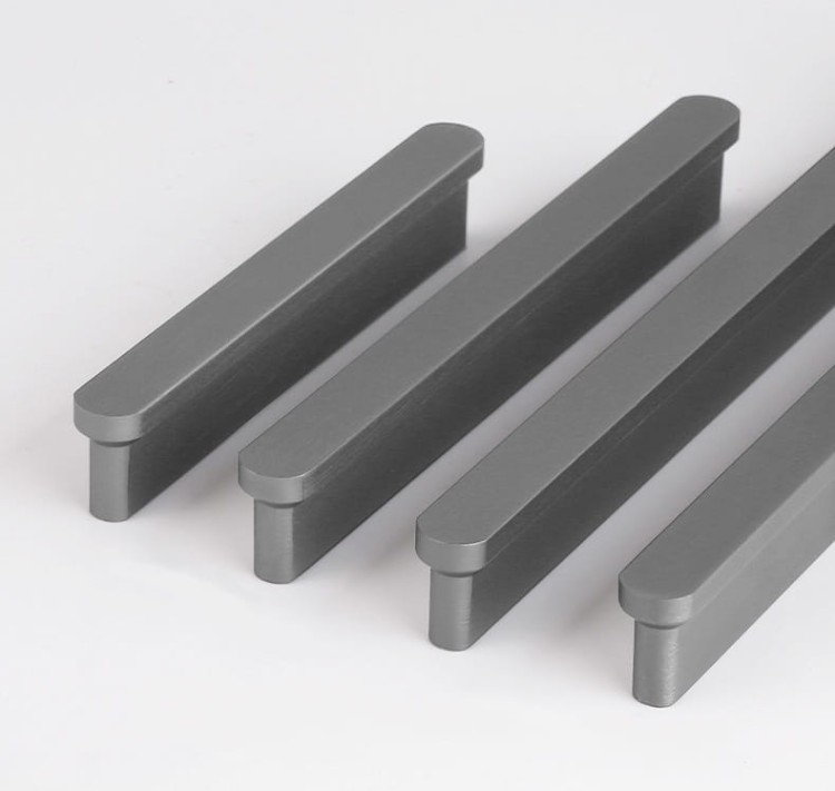 Möbelgriff Ema – Eck-Kantengriff in Schwarz, Gold oder gebürstetem Grau. Größen 96–960 mm, ideal für Küchenschränke, Schubladen, Kommoden und Badmöbel – egriffe.at