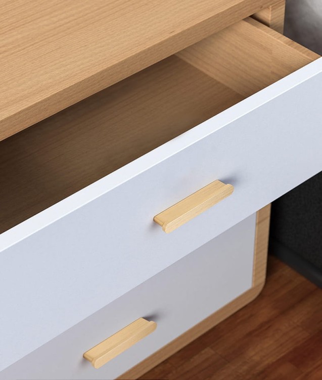 Möbelgriff Ema – Eck-Kantengriff in Schwarz, Gold oder gebürstetem Grau. Größen 96–960 mm, ideal für Küchenschränke, Schubladen, Kommoden und Badmöbel – egriffe.de