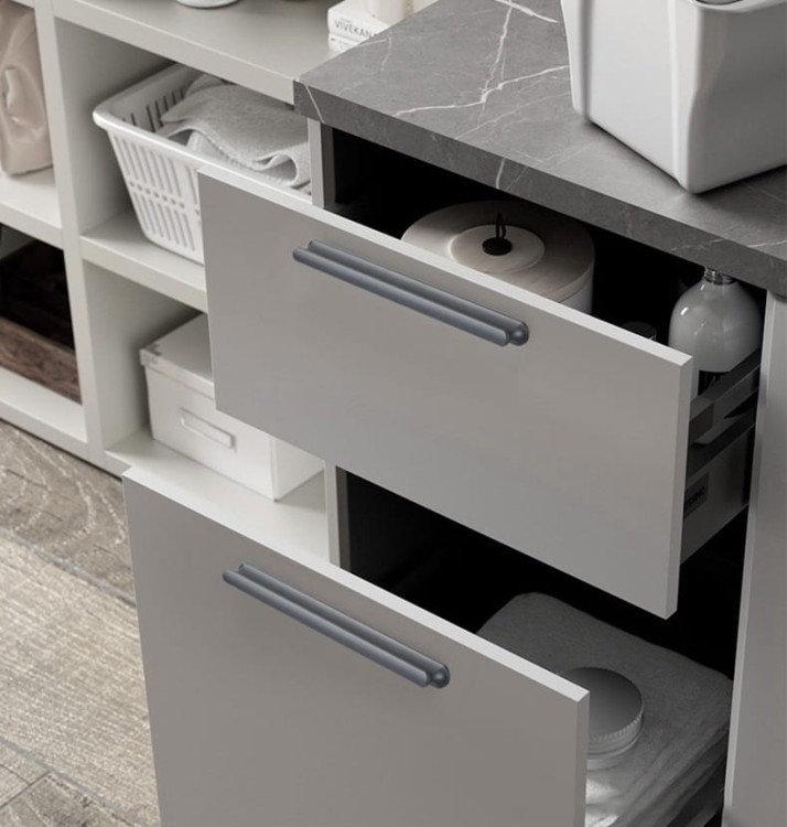 Möbelgriff Tonta – moderner Griff in Schwarz oder Grau, erhältlich in 96, 128, 160, 320, 576 und 960 mm. Für Küchen, Schränke, Schubladen, Kommoden, Bad- und Büromöbel – egriffe.de