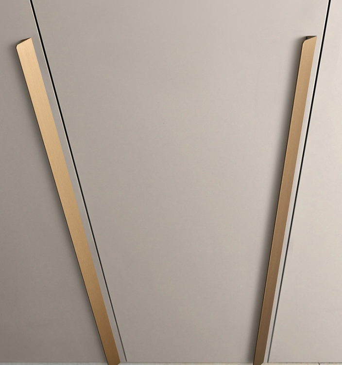 Möbelgriff Fargo – Kantengriff in gebürstetem Gold, gebürstetem Schwarz und gebürstetem Grau. Größen 96, 128, 192, 320 und 800 mm, im Loft-, Modern-, Skandi- und Industrial-Stil – egriffe.de
