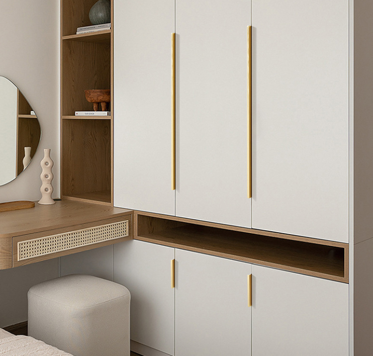 Möbelgriff Lonia – Kantengriff im Industrial-, Loft-, Modern- und Skandi-Stil in Schwarz, Grau, gebürstetem Gold und Champagnergold. Größen 96, 128, 160, 192, 224 und 800 mm – egriffe.at