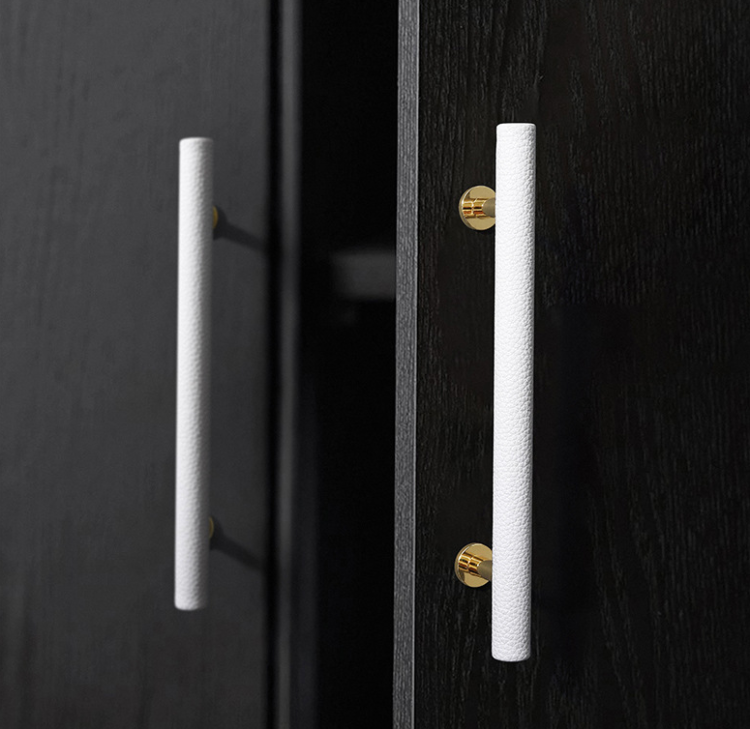 Möbelgriff Finca – moderner T-Bar-Griff im Loft-, Skandi- und Vintage-Stil in Schwarz, Grau, Braun und Weiß. Als Knopf sowie in 96 und 128 mm erhältlich. Ideal für Küchen, Kommoden und Kleiderschränke – egriffe.de