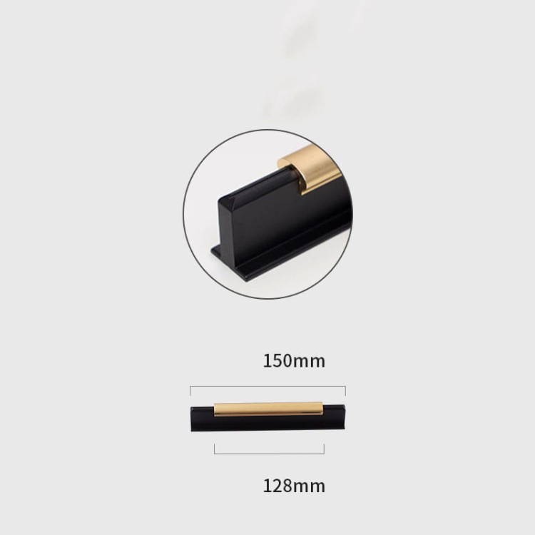 Möbelgriff Polvo – schwarzer Griff mit eleganter goldener Einlage im modernen Glamour-Stil. Erhältlich in 96, 128, 160, 192, 320 und 448 mm. Ideal für Küchenmöbel, Schubladen, Schränke und Kommoden – egriffe.at
