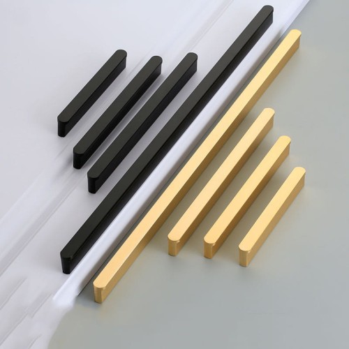 Möbelgriff Avalos – schlichter linearer Griff in Schwarz oder gebürstetem Gold. Modern, erhältlich in 96, 128, 160, 320, 546 und 960 mm – egriffe.de