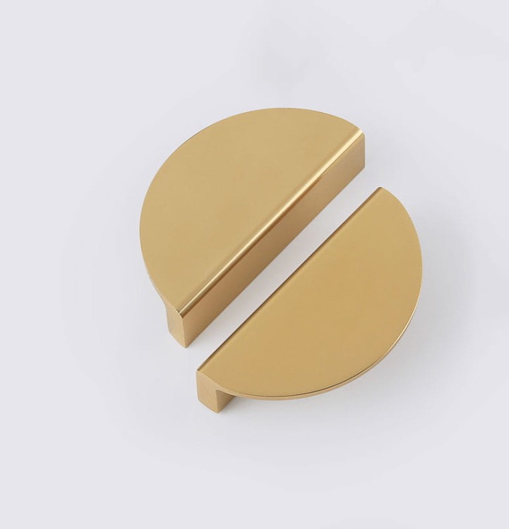 Möbelgriff Gozo – halbrunder dekorativer Griff in Gold, Champagner und Schwarz, erhältlich in 78 mm und 95 mm – egriffe.de