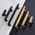 Möbelgriff Montana Schwarz/Gold – gerändelter T-Bar-Griff im Industrial-Stil, erhältlich in 128 mm und 160 mm – egriffe.de