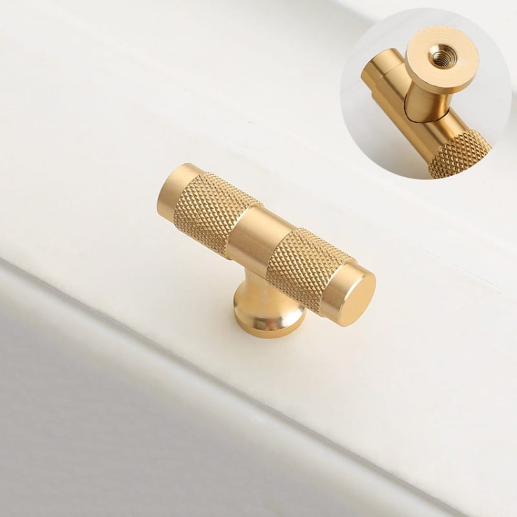 Möbelgriff Montana Schwarz/Gold – gerändelter T-Bar-Griff im Industrial-Stil, erhältlich in 128 mm und 160 mm – egriffe.de