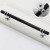 Möbelgriff Pina – eleganter T-Bar-Griff mit dekorativen Stützen in Schwarz-Gold oder Schwarz-Chrom. Als Knopf sowie in 96, 128 und 160 mm erhältlich. Ideal für Schränke, Kommoden und Schiebetüren – egriffe.de