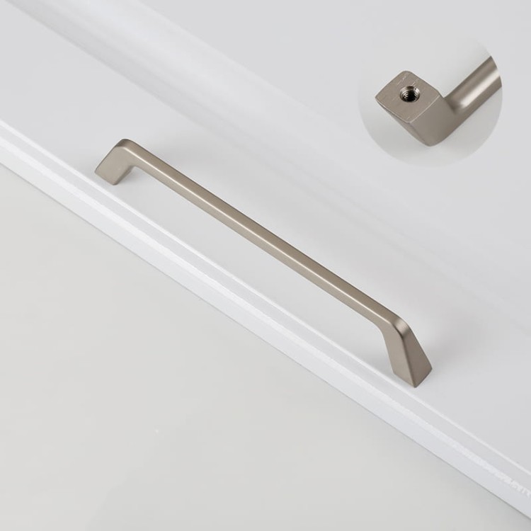 Möbelgriff Amarito – moderner Aufsatzgriff für Schränke und Schubladen in gebürstetem Gold, Schwarz, Perlgrau, gebürstetem Nickel, hellem Sandschwarz und Sandgold. Schlichter Küchengriff – egriffe.de.