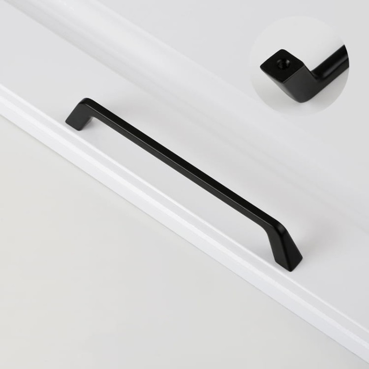 Möbelgriff Amarito – moderner Aufsatzgriff für Schränke und Schubladen in gebürstetem Gold, Schwarz, Perlgrau, gebürstetem Nickel, hellem Sandschwarz und Sandgold. Schlichter Küchengriff – egriffe.de.