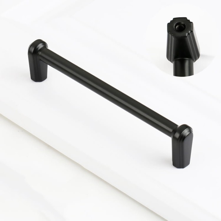 Möbelgriff Arriba – länglicher Aufsatzgriff für Schränke und Schubladen in Schwarz, gebürstetem Gold, gebürstetem Nickel und Perlgrau. Moderner Griff für Küchenmöbel, erhältlich im Shop egriffe.de.
