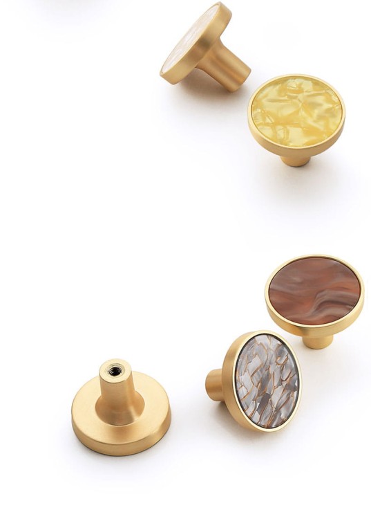 Möbelknopf Santa – farbige runde Knöpfe mit goldenem Rand für Schränke und Kommoden, dekorative Möbelgriffe, erhältlich im Shop egriffe.at