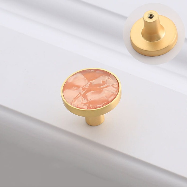 Möbelknopf Santa – farbige runde Knöpfe mit goldenem Rand für Schränke und Kommoden, dekorative Möbelgriffe, erhältlich im Shop egriffe.de.