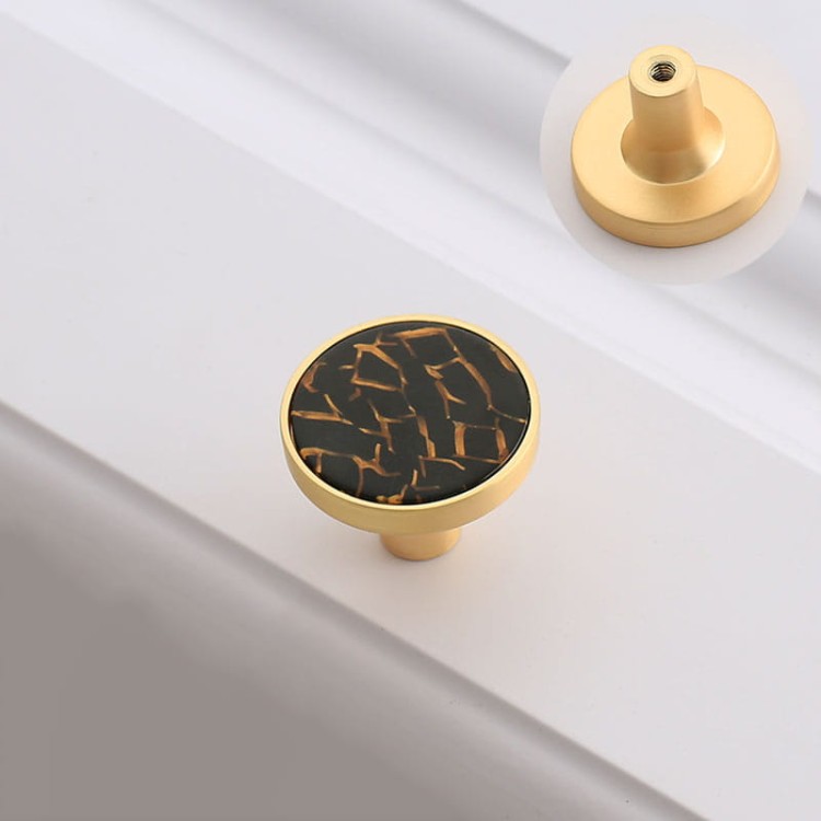 Möbelknopf Santa – farbige runde Knöpfe mit goldenem Rand für Schränke und Kommoden, dekorative Möbelgriffe, erhältlich im Shop egriffe.at