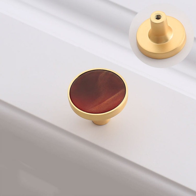 Möbelknopf Santa – farbige runde Knöpfe mit goldenem Rand für Schränke und Kommoden, dekorative Möbelgriffe, erhältlich im Shop egriffe.de.