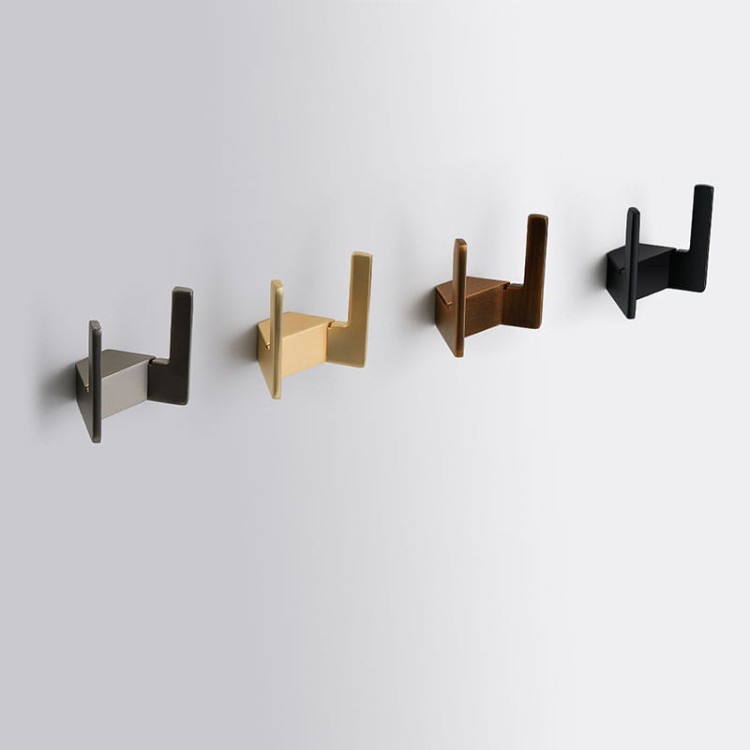 Wandhaken Martin – moderner doppelter Wandhaken für Bad und Flur, Aluminiumhaken in Schwarz, Mattbraun, gebürstetem Nickel, Perlgrau, gebürstetem Gold und ORB, erhältlich im Shop egriffe.de.