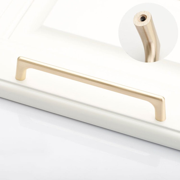 Möbelgriff Loma – schlichter Griff und runder Knopf in gebürstetem Gold, Größe 160 mm, für Schränke und Schubladen, erhältlich im Shop egriffe.de.