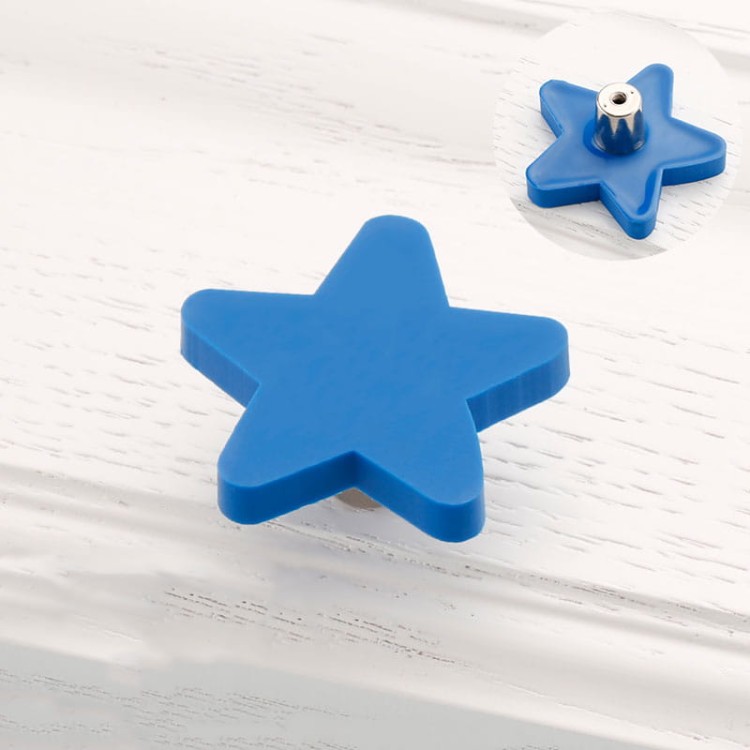 Kinder-Möbelgriff Star – gelber und blauer sternförmiger Möbelknopf für Schränke und Kommoden im Kinderzimmer, erhältlich im Shop egriffe.at