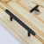 Möbelgriff Poza – T-Bar-Griff in Schwarz oder Gold, im industriellen und modernen Stil. Ideal für Küchenmöbel, Schubladen und Kommoden, erhältlich als T-Bar sowie in 96, 128 und 160 mm – egriffe.at