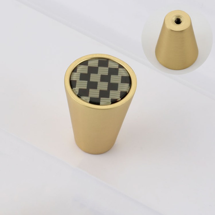 Möbelknopf Luiza – Designerknopf aus massivem Holz, mehrfarbig (u. a. Schwarz, Weiß, Rot, Blau, Grün), Größe 24,6 mm. Für Küche, Bad, Kommoden, Schubladen und Schränke – egriffe.de.