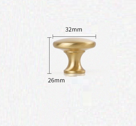 Möbelknopf Isla Messing – eleganter, klassischer Knopf aus massivem Messing in Messingfarbe. Ideal für Küche, Bad, Kommoden, Schubladen und Schränke; langlebig und einfach zu montieren – egriffe.de.