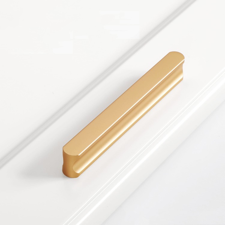 Möbelgriff Tapia – schlanker länglicher Griff in Gold, Schwarz oder Grau, ideal für moderne minimalistische Interieurs. Perfekt für Schränke, Kommoden und Kleiderschränke in Küche, Bad, Wohnzimmer und Garderobe.