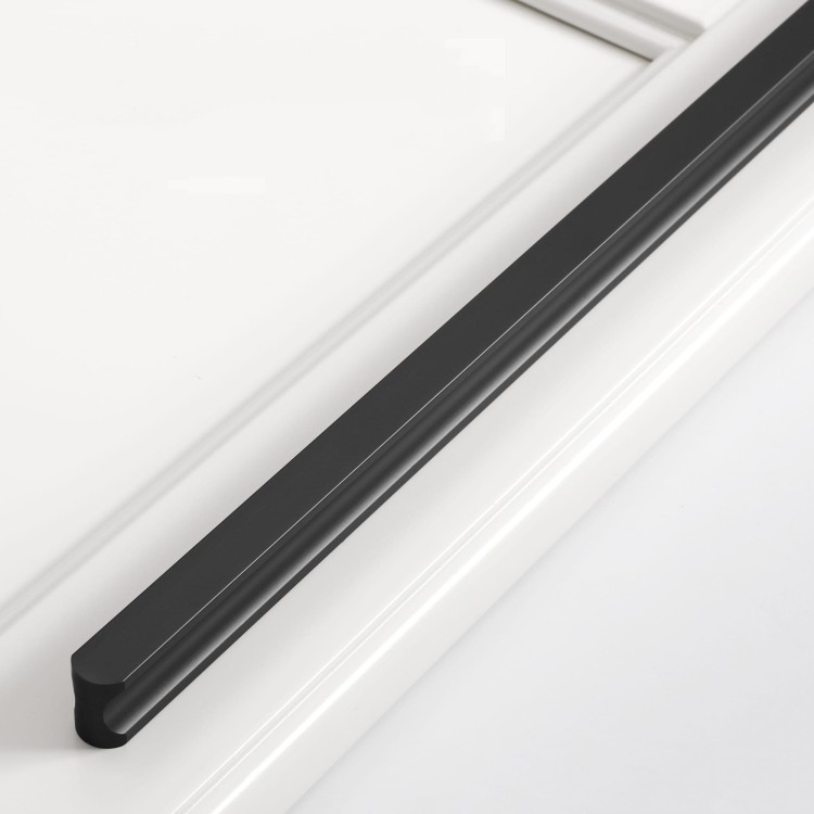 Möbelgriff Tapia – schlanker länglicher Griff in Gold, Schwarz oder Grau, ideal für moderne minimalistische Interieurs. Perfekt für Schränke, Kommoden und Kleiderschränke in Küche, Bad, Wohnzimmer und Garderobe.