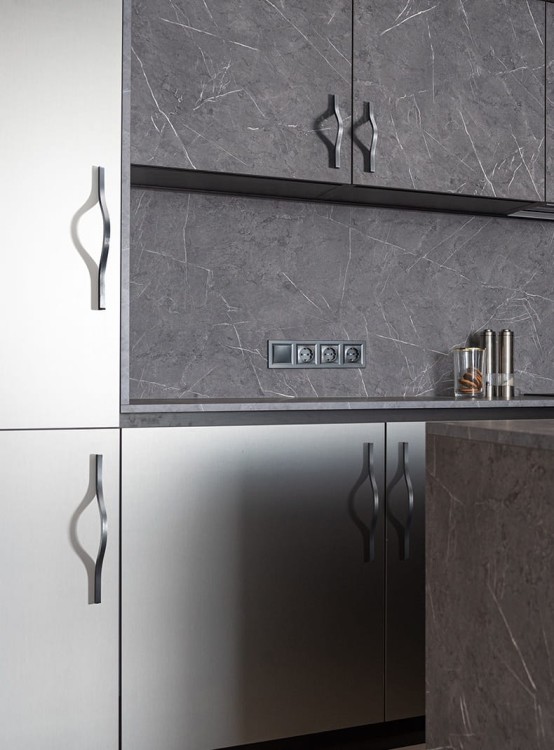 Möbelgriff Imperio – länglicher Griff in Gold, Schwarz oder gebürstetem Grau, aus kratzfestem Metall. Längen 160–800 mm, ideal für große Fronten, Schiebetürschränke und moderne Einbauten.