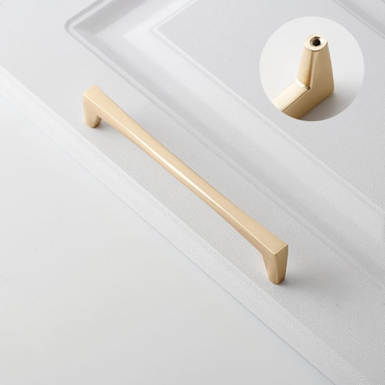 Möbelgriff Mela – moderner, klassischer und minimalistischer Griff in Schwarz, gebürstetem Gold, gebürstetem Nickel und Perlgrau. Größen 128–256 mm, ideal für Küchen- und Badmöbel, Garderoben und Kommoden.